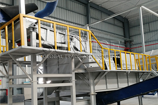 Waste mobile phone battery recycling specific gravity sorting machine.